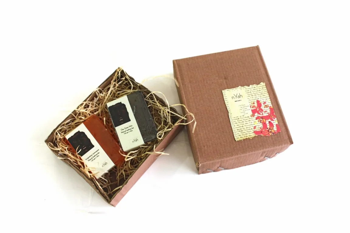 Nyah Small Old Times Handmade Box Soaps – 2 × 100 g, Open tan decorative box with two soaps and vintage-style cover artwork.